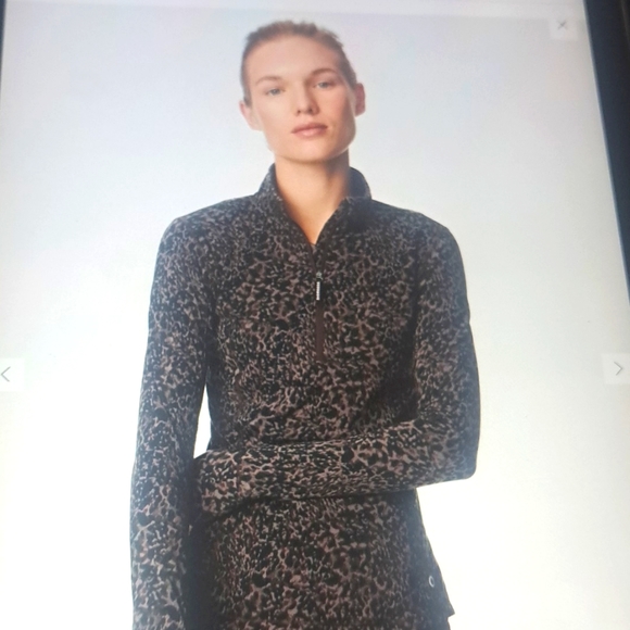 M&S. GOODMOVE Tops - M&S GOODMOVE TOP. SIZE 8